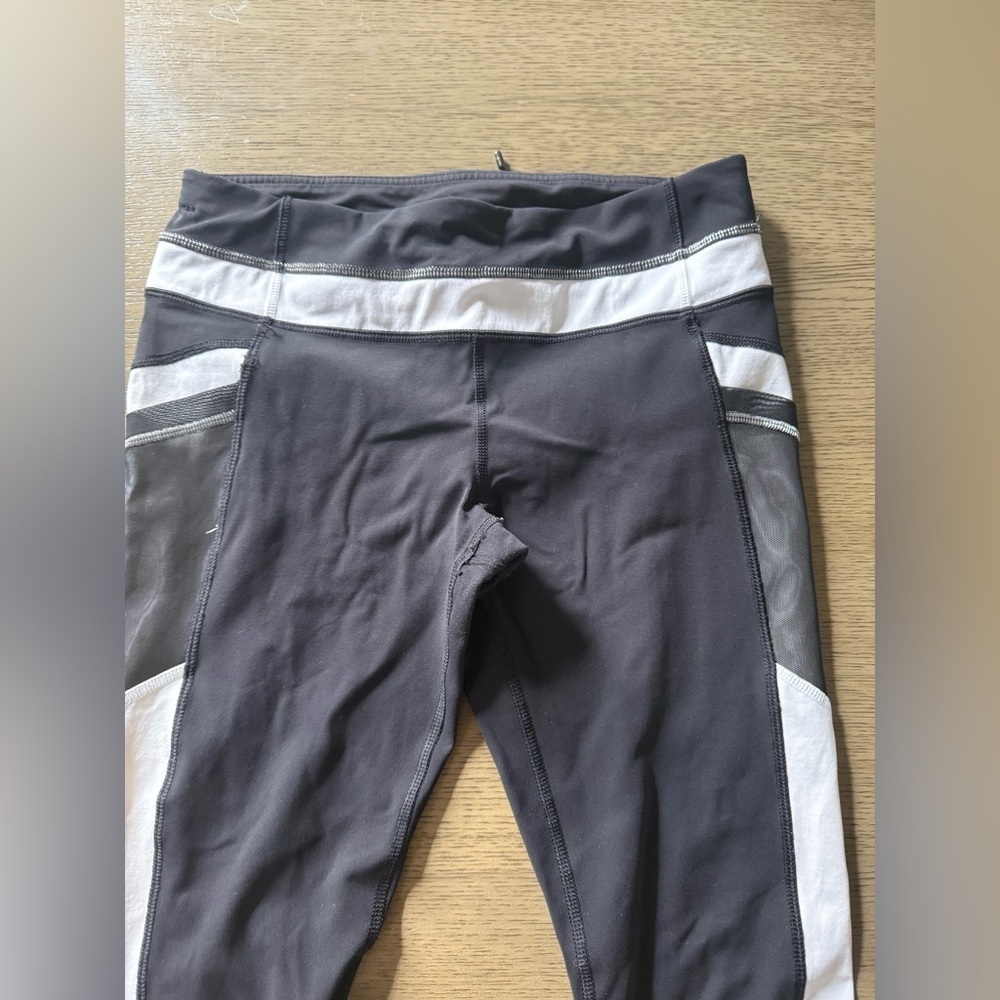 Lululemon Black and White Athletic Leggings - Picture 4 of 9